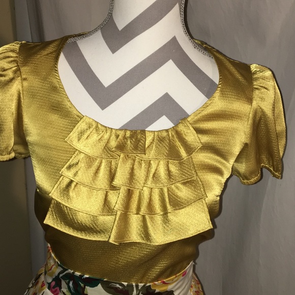 gold blouse - Picture 2 of 6